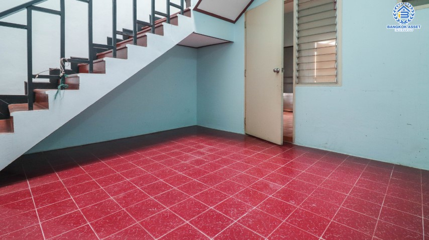 *****ทาวน์เฮ้าส์มือสองย่านนนทบุรี ม.ดิเอมเมอรัลด์พาร์ค เรวดี-ติวานนท์ หลังมุม! บนเนื้อที่ 32.3 ตร.ว. ฟังก์ชั่น 2 ห้องนอน 2 ห้องน้ำ 1 ที่จอดรถ แถมฟรี! 3 เครื่องปรับอากาศ บ้านสภาพดี น่าอยู่ เพียง9 นาทีก็ถึงรถไฟฟ้าสายสีม่วง "สถานีกระทรวงสาธารณสุข" ใกล้ทางด่วน "งามวงศ์วาน" จองด่วน!